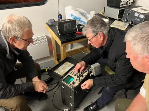 Ron GM4ILS demonstrating his spectrum analyser